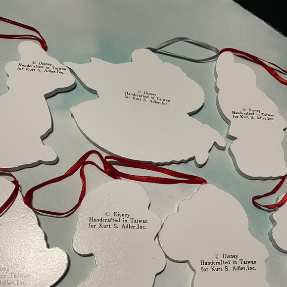 WALT DISNEY’S VTG 80s SNOW WHITE AND THE SEVEN DWARFS CHRISTMAS ORNAMENTS 7 - Picture 8 of 10
